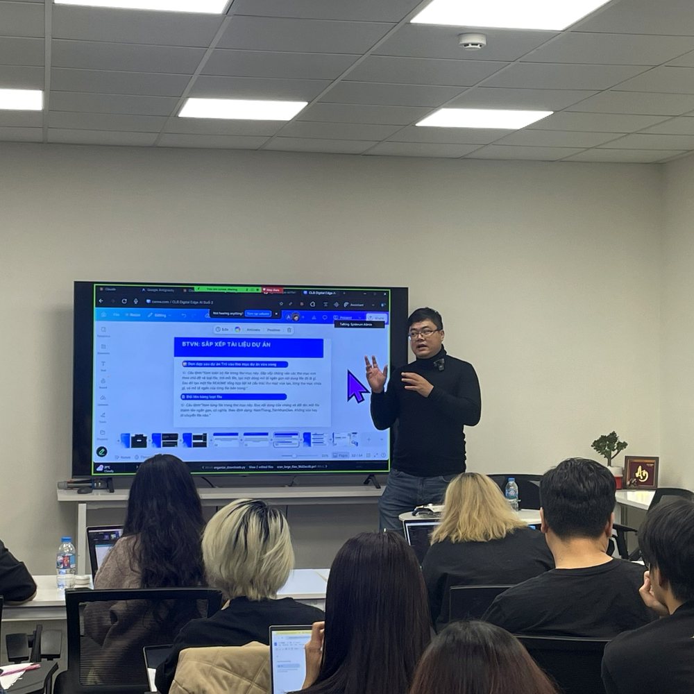 Mentor hướng dẫn bài tập thực hành cho học viên